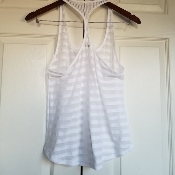 SOLD already just doesn't show it and I can't delete it for some reason. - Picture 5 of 12